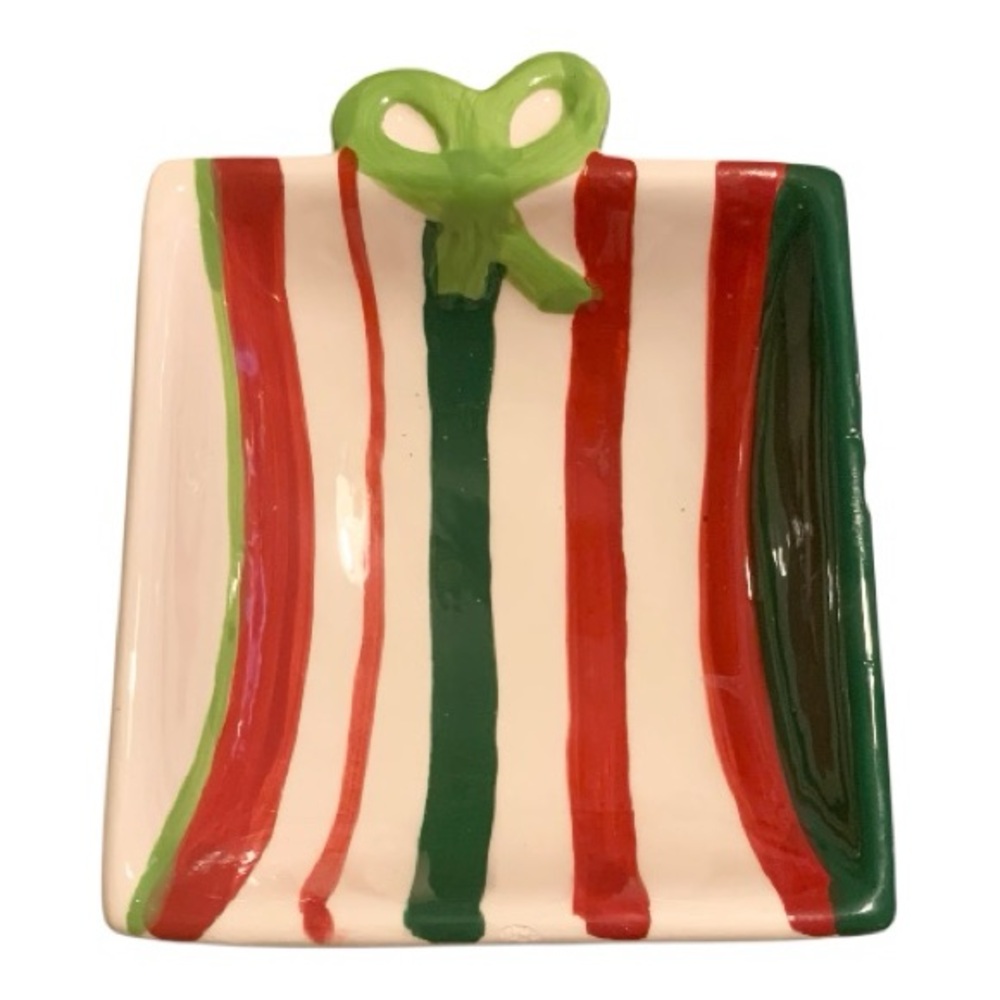 Festive Gift-Shaped Holiday Ceramic Christmas Plates Set of 3‎ Hand Painted - Picture 2 of 10